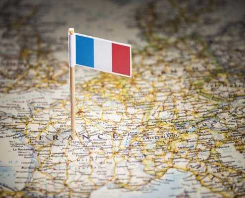 فرانسه برای تمکن مالی 495x400 - بررسی تاثیر تمکن مالی برای مهاجرت به فرانسه
