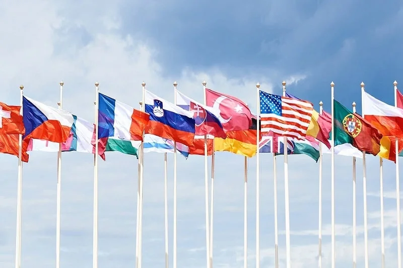 countries flags min - راحت ترین کشور برای مهاجرت کاری ایرانیان از نظر ویزا، بازار کار و درآمد