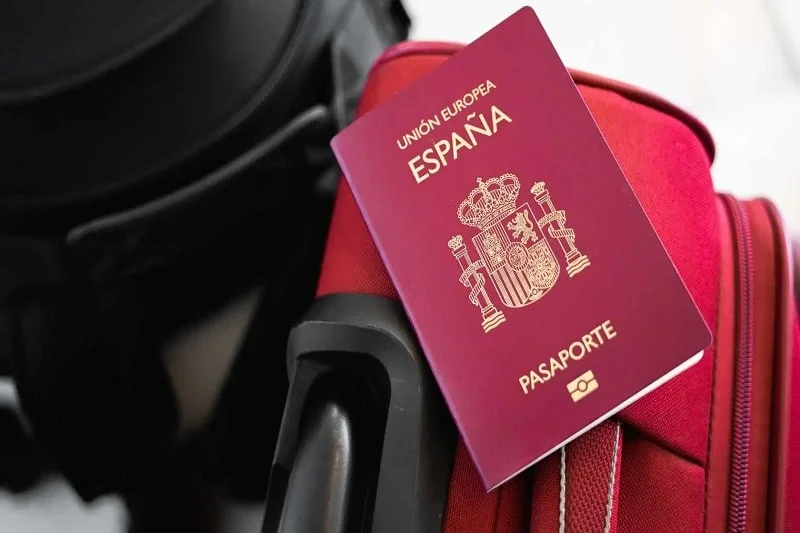 چطور پاسپورت اسپانیا بگیریم؟ شرایط، هزینهها و مزایای شهروندی اسپانیا spain passport 2 - چطور پاسپورت اسپانیا بگیریم؟ شرایط، هزینهها و مزایای شهروندی اسپانیا