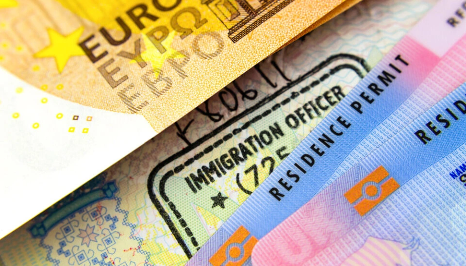 کارت اقامت دهساله فرانسه | شرایط، مدارک و نحوه تمدید Benefits and rights of holders of a ten year French residence card - کارت اقامت دهساله فرانسه | شرایط، مدارک و نحوه تمدید